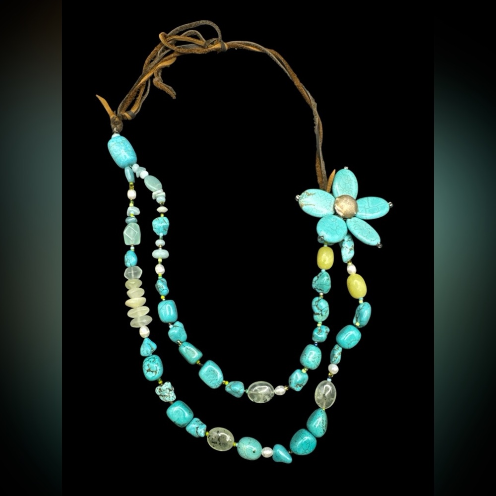 Vintage Southwest Turquoise Howlite Prenite Stone Flower Leather Cord Necklace